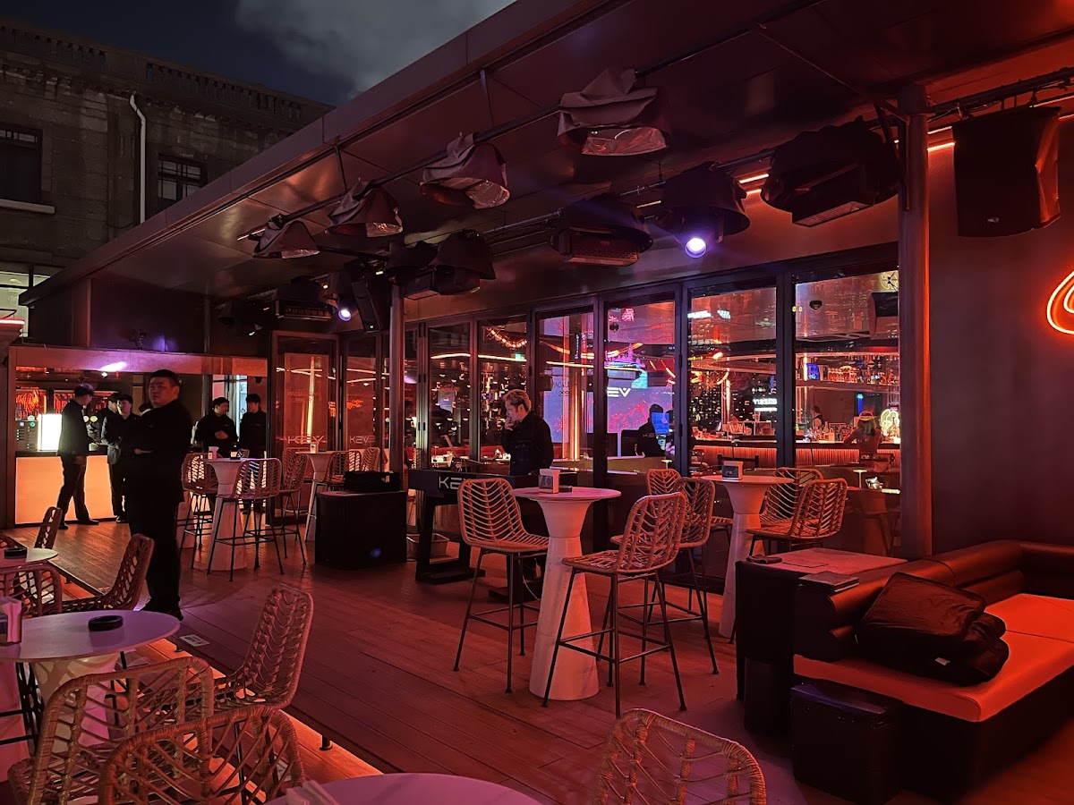 Bar Rouge, Shanghai